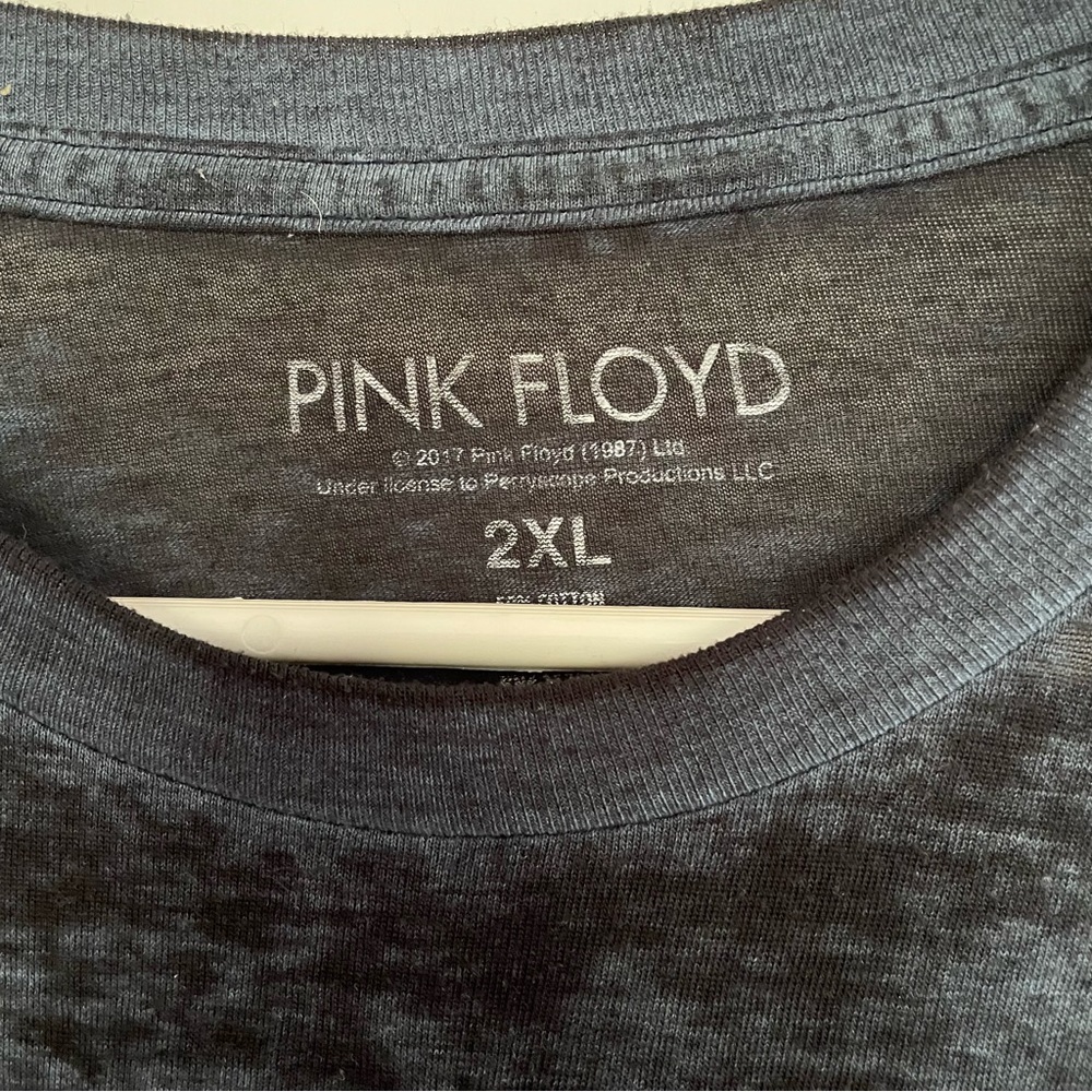 Pink Floyd Lightweight Tee - Picture 4 of 6